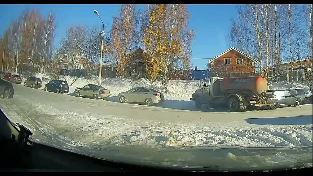 EPIC SNOW DRIVING FAILS COMPILATION 2016