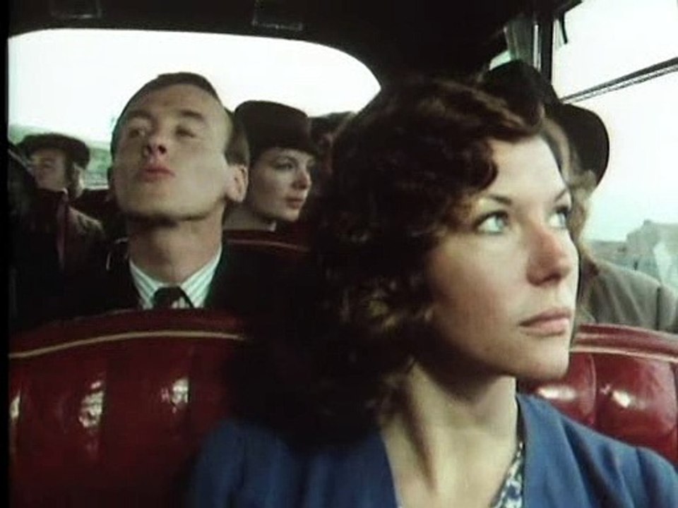 All Creatures Great & Small  S01E01 - Horse Sense