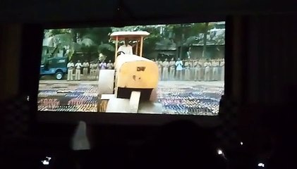 What Happened As Mahira Entered In Raees Trailer...