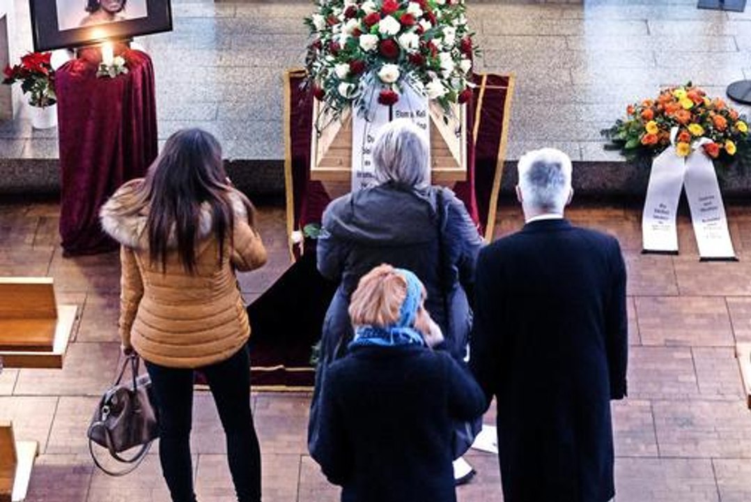 Trauerfeier für Opfer der Feuerattacke in Kiel