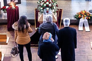 Trauerfeier für Opfer der Feuerattacke in Kiel