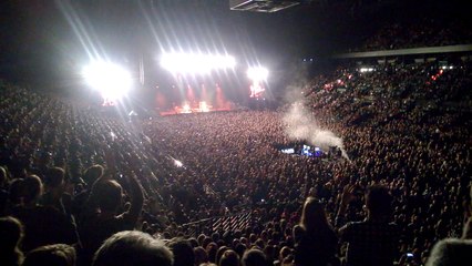 "Happy Birthday Placébo" by the public