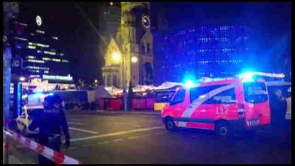 Al menos nueve muertos al irrumpir un camión en un mercadillo de Berlín