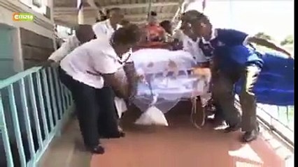 Insolite: cette femme se marie cloué sur un lit médical