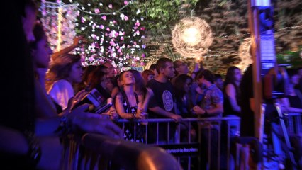 77      crudos en GRACIA , rock and roll y fans