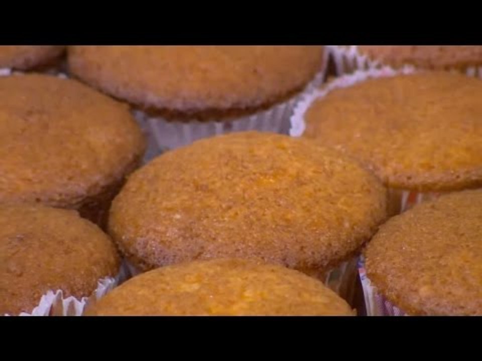 كب كيك البرتقال والزبيب |  نجلاء الشرشابي