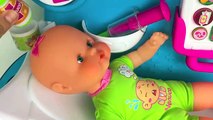 Dokter PEPPA PIG en Baby Pop Kindje Krijgt Prikje en Huilt Speelgoed Filmpje Doctor Peppa