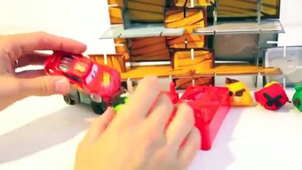 Video herunterladen: Angry Birds Play Dough Game with Disney Cars Mater and Lightning McQueen Angry Birds Softee