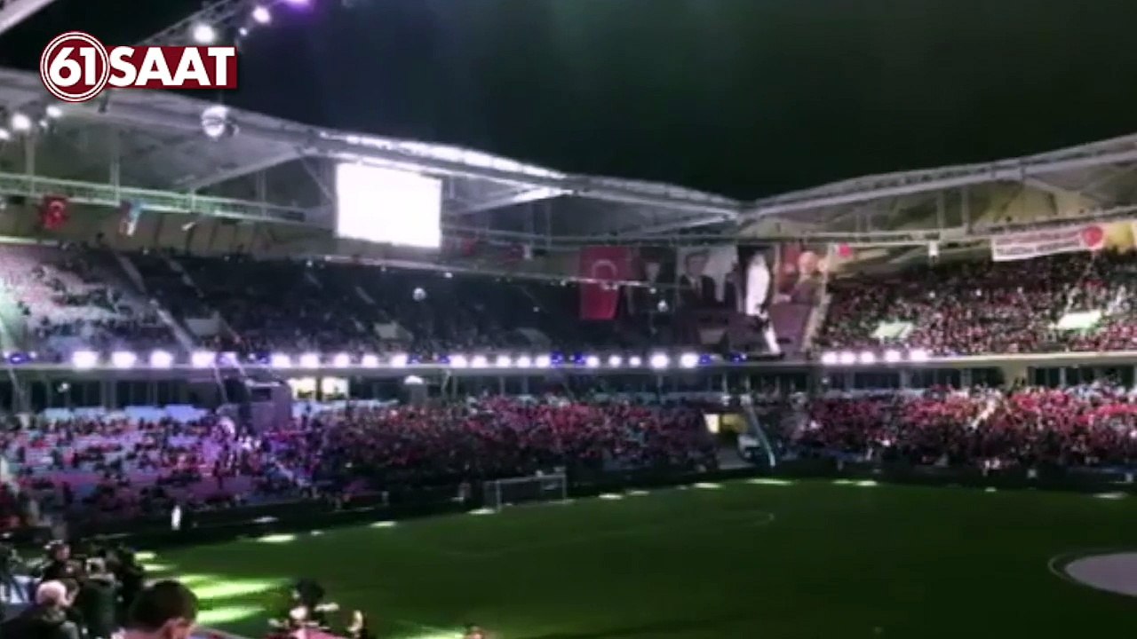 Trabzonspor taraftarları Akyazı'yı inletti