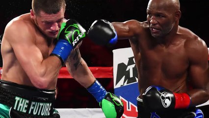 Boxe : la chute spectaculaire de Bernard Hopkins pour son dernier combat