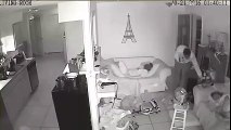 فيديو لحظة تسلُّل لص  إلى غرفة فتاة نائمة