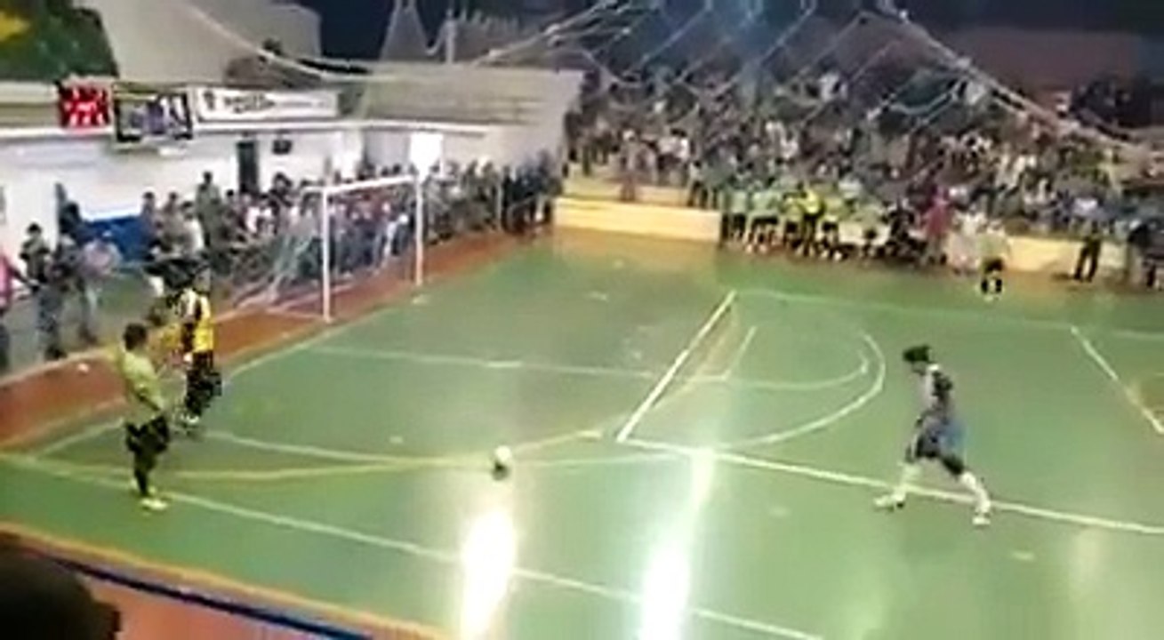 Un but incroyable en futsal