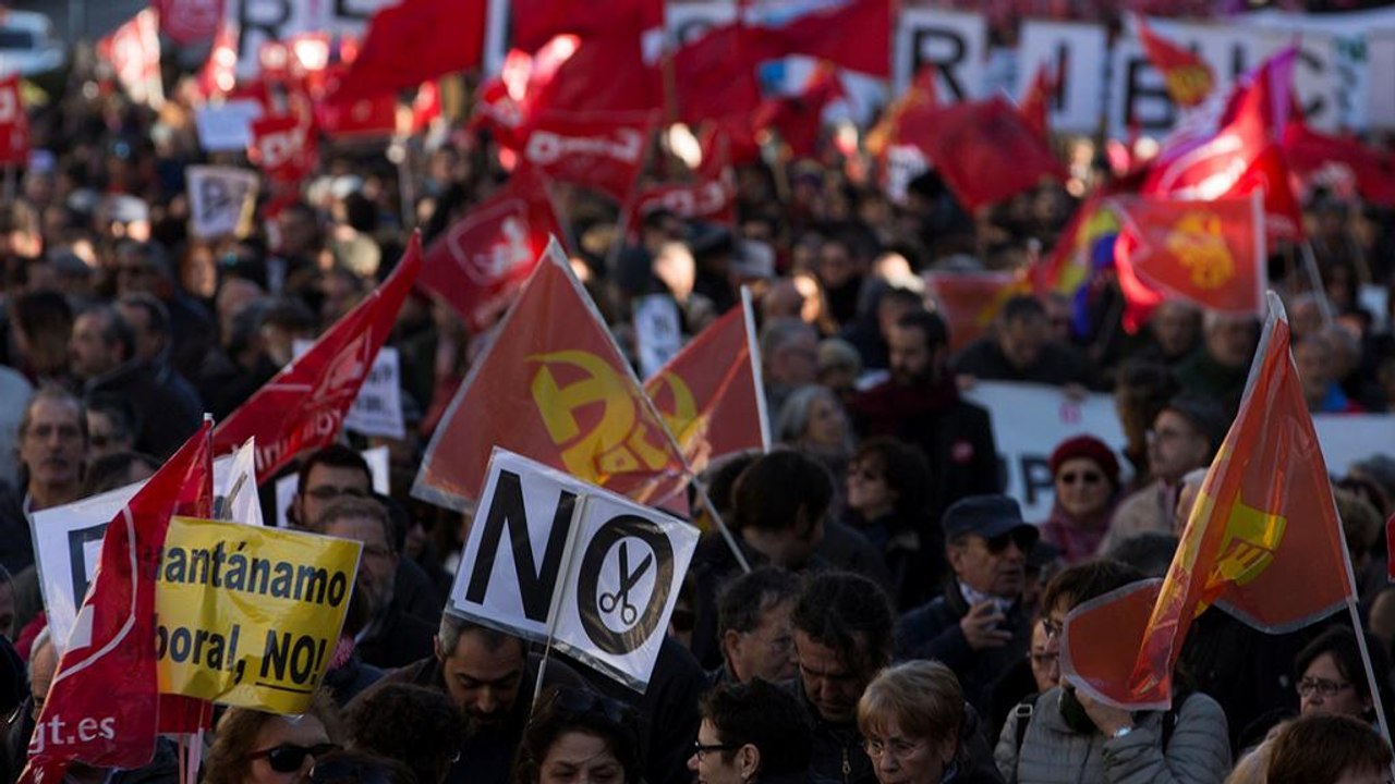 Madrid in piazza contro le politiche di austerità, Ugt: “Andremo avanti”