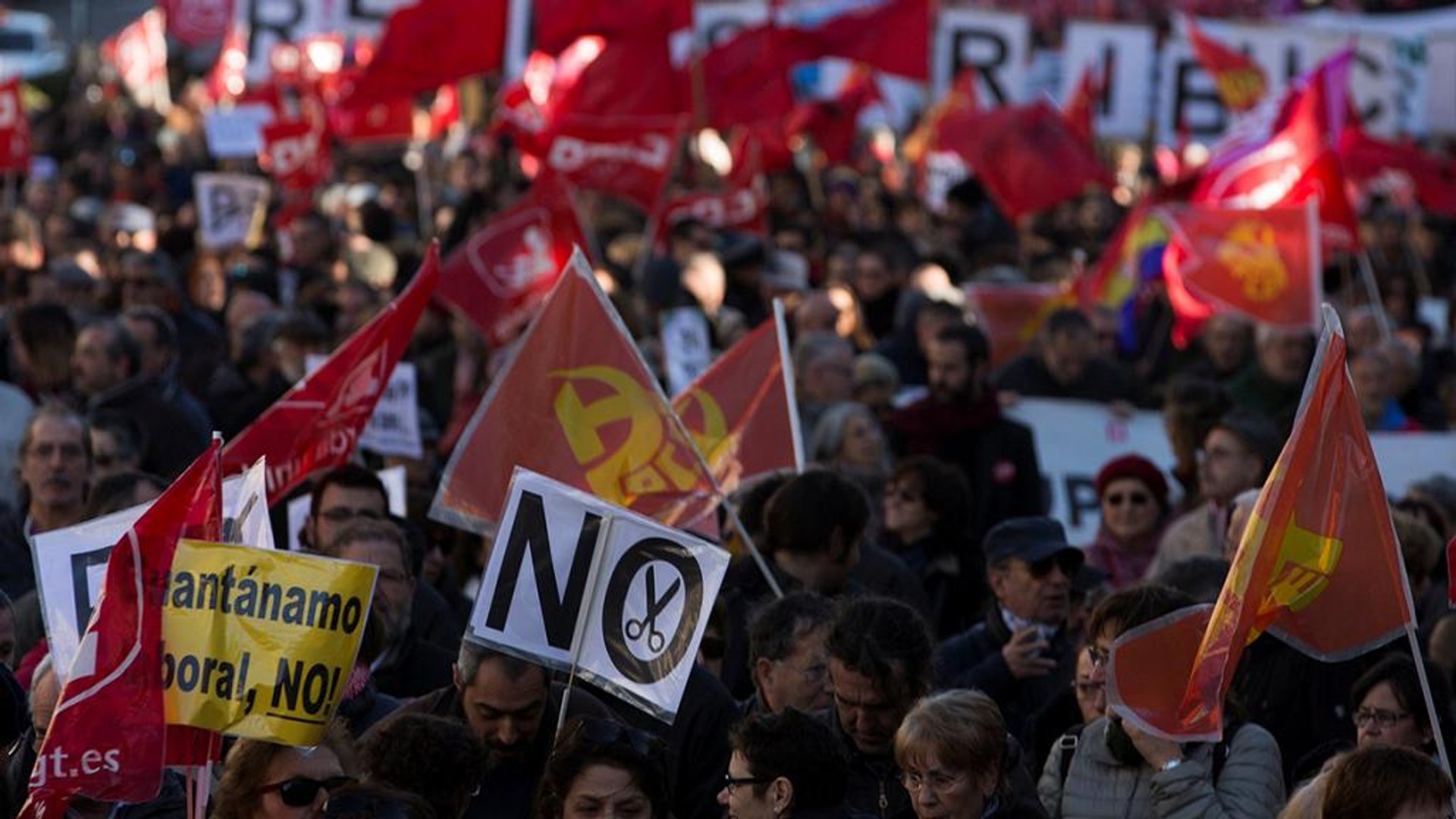 Spain: Anti-austerity protest attracts thousands - video Dailymotion
