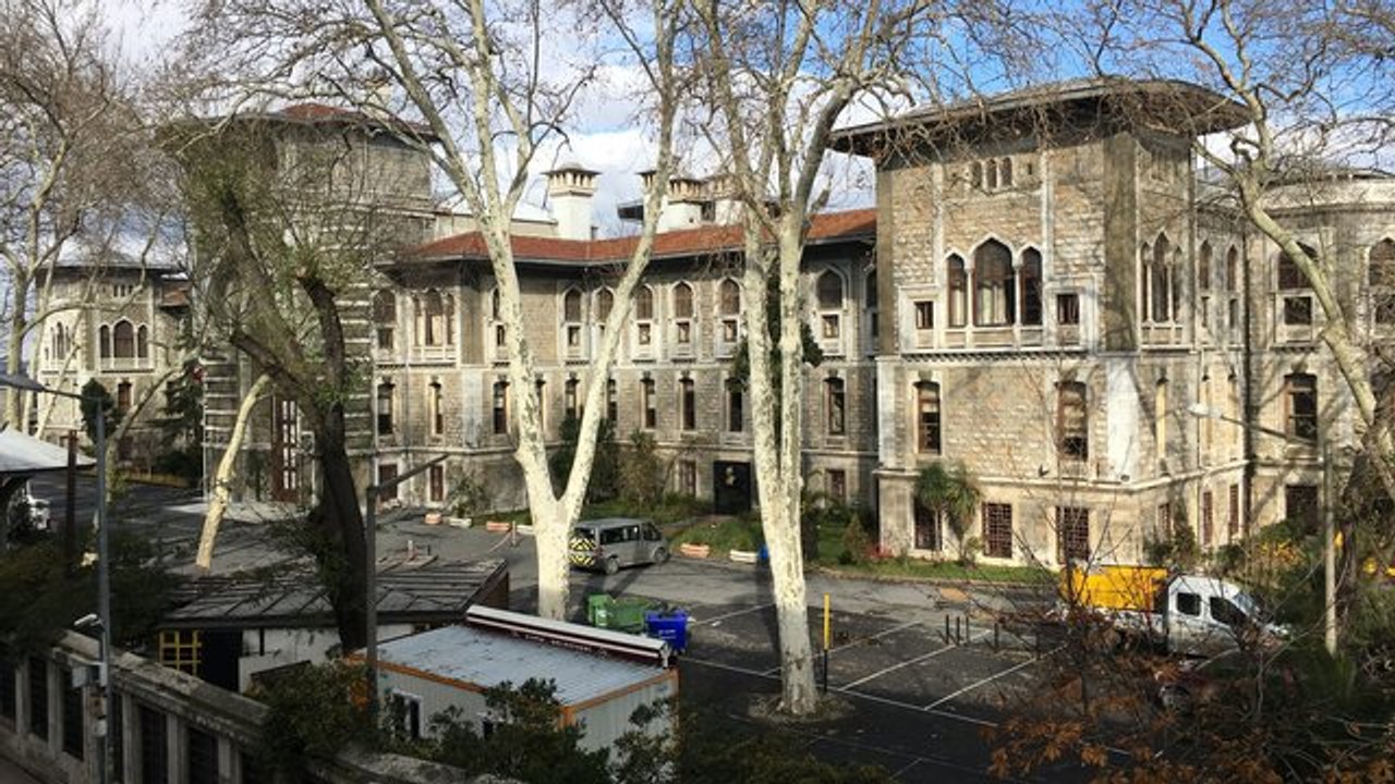 Bildung: Streit um Weihnachten an deutsch-türkischer Elite-Schule