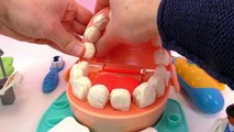 PLAY DOH DR WACKELZAHN MIT LEUCHTENDEN NEON- ZÄHNEN Deutsch - Playmobil Zahnarzt hilft uns