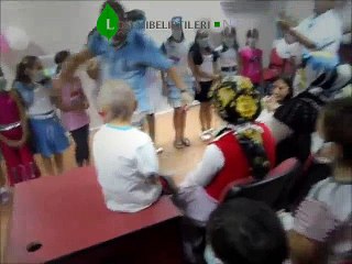 2 Roman şarkı- TEGV'li minikler Lösemi tedavisi gören kardeşleri için söyledi | www.losemibelirtileri.net