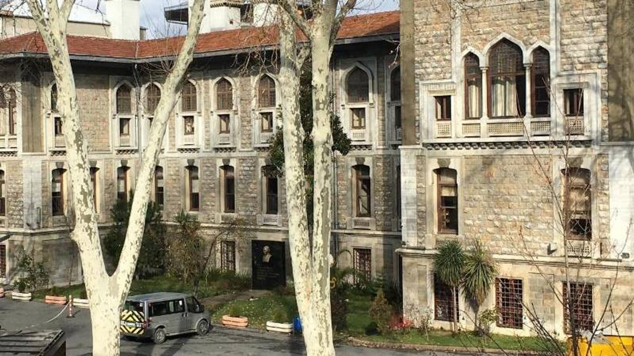 E-Mail im Fokus: Streit um Weihnachten an deutsch-türkischer Elite-Schule