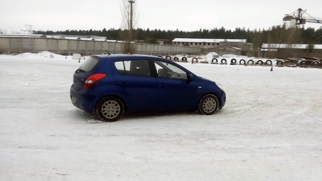 Зимний Базовый авто тренинг. Обучение безопасному вождению в экстремальных условиях Центр вождения Карбон г.Киев