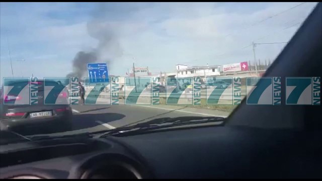 Digjet makina ne autostraden Tirane - Durres - News, Lajme - Kanali 9