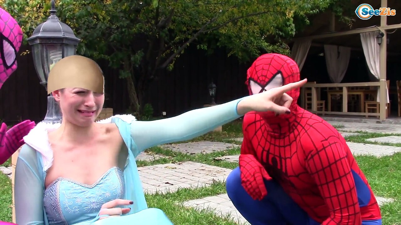 Frozen Elsa is BALD? w/ Spiderman Pink Spidergirl vs Joker Deadpool Superhero IRL. Ep. 150