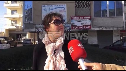 Rruga hyrëse për në Vlorë shndërrohet në tregun e gjelave të detit