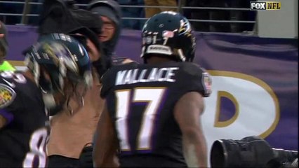 Joe Flacco finds Mike Wallace who takes off for 54-yard gain