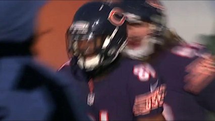 Cameron Meredith breaks a tackle for 17 yards
