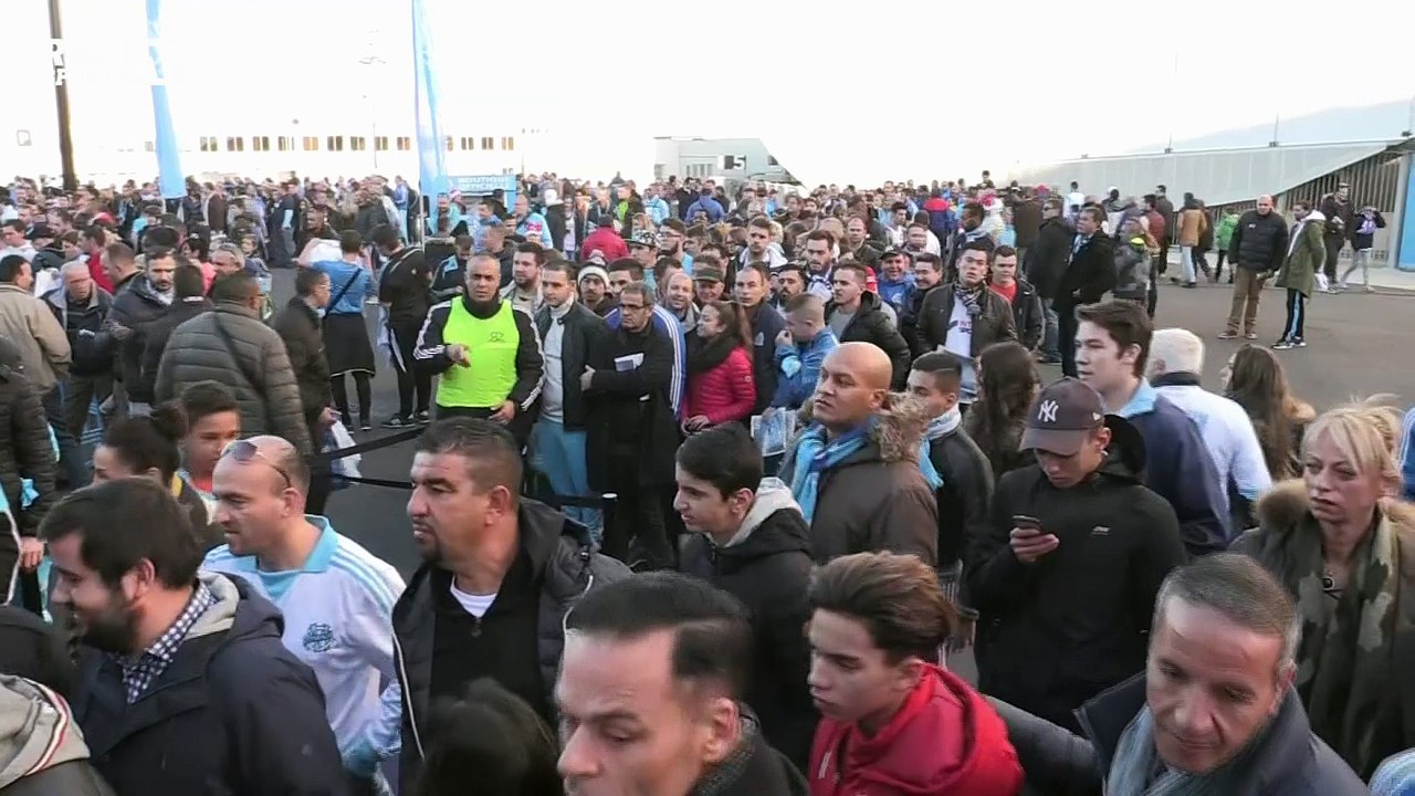 Les anciennes gloires de l'OM reçues par Frank McCourt