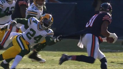 Cameron Meredith shakes a tackle for 12-yard gain