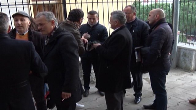 Report TV - Lezhë, kontestohen zgjedhjet për emrat e rinj të Dhomës së Avokatisë