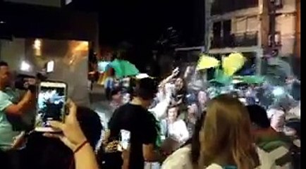 Pedro salió a saludar y se fue al grito de nos vemos el lunes