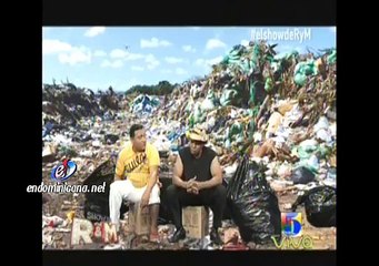 En honor al Joven Buzo que se encontro el dinero en el Vertedero Raymond & Miguel hacen esta Parodia