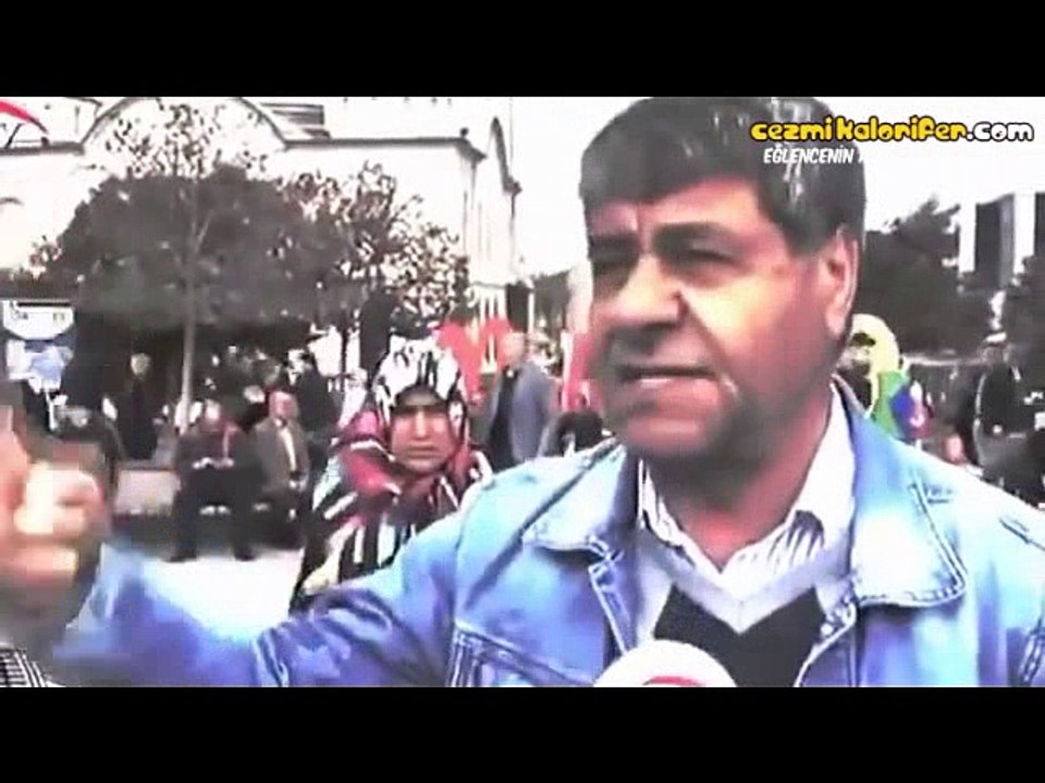 Okuduğu Güzel Şiirle Hislere Tercuman Olan Abimiz ve Olaya Israrla Katılmaya Çalışan Emmi