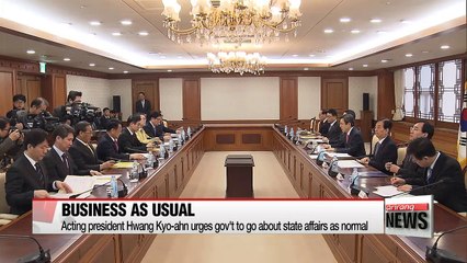 Descargar video: Acting president Hwang Kyo-ahn urges gov't to go about state affairs as normal