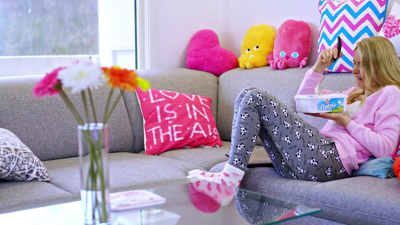 How Girls Get Ready - Realistic Get Ready With Me!