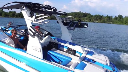 2017 Malibu Boats - Command Center