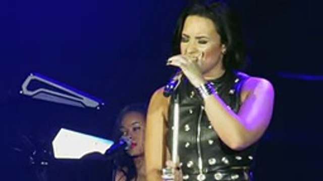 Demi Lovato Covers Adele's -Hello- - Seattle's Fall Ball
