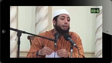 Khalid Basalamah - Bolehkah berteman dengan orang kafir
