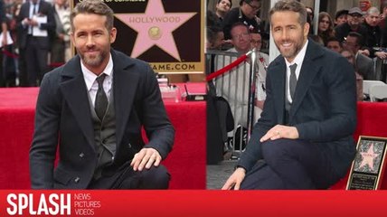 Ryan Reynolds halaga a su familia en la ceremonia de Hollywood Walk of Fame