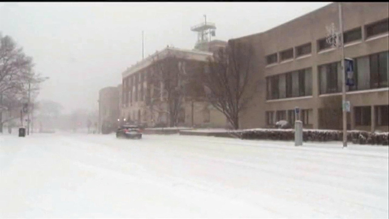 Une épaisse couche de neige recouvre le nord-est des Etats-Unis