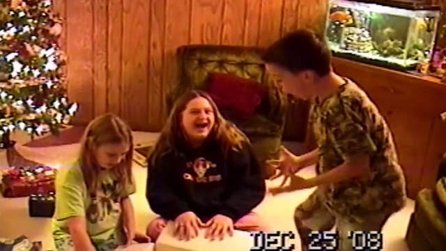 Quand tu reçoit un jeu vidéo à Noel... Compilation de réactions incroyables!