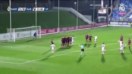 Le joli coup franc d'Enzo Zidane
