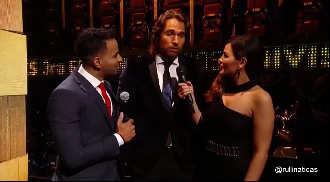 Sebastián Rulli entrevista en  backstage antes de entregar el #PremiosUD 2016
