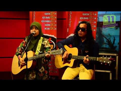 Najwa Latif @ AkustikAmKrew HotFM
