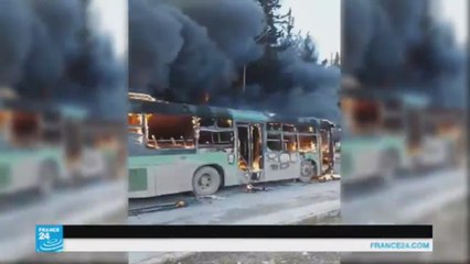 مسلحون يحرقون حافللات لإجلاء سكان من الفوعة وكفريا