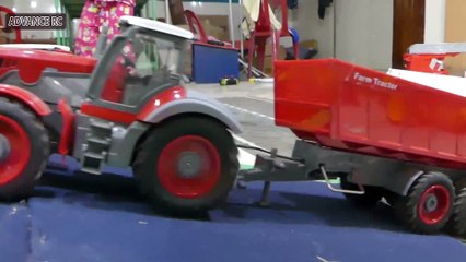 Mini RC tractor Action in RC village
