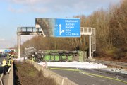Lkw kippt um – A61 bei Kerpen nach Unfall in beide Richtungen gesperrt