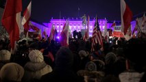 Polonya'da gazetecilerin parlamentoya girişini kısıtlamak isteyen hükümete tepki dinmiyor