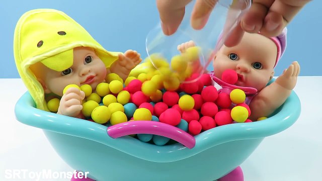 Baby Doll Bath Time Play doh balls Learn Colors + Baby Doll Potty Training